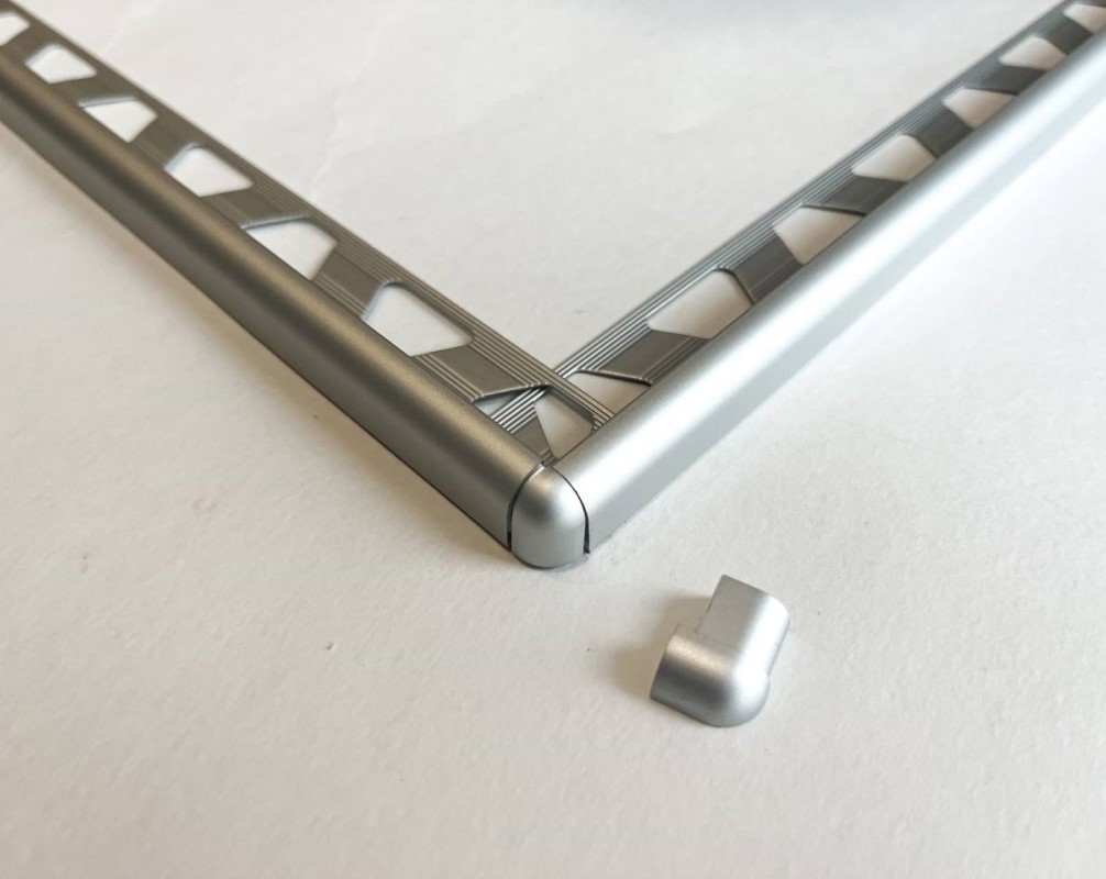 Соеденитель для плитки 3-плоскостной из алюминия к полукруглому уголку